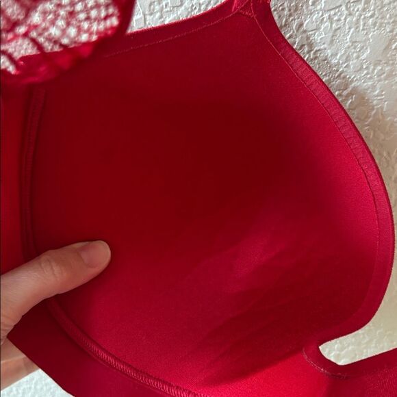 VICTORIA'S SECRET Incredible Padded Red Lace Halter No Wire Bra size 36DD - Picture 4 of 5